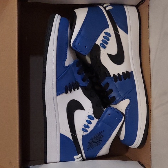 Air Jordan 1 mid se
